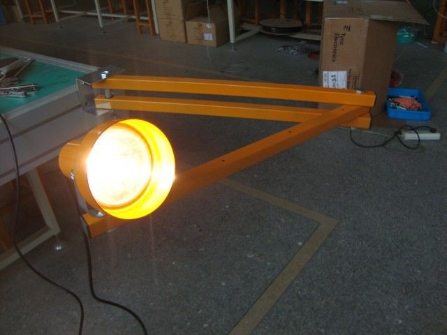 ไฟส่องเฉพาะจุดด้วยหลอด LED ขนาด 660 วัตต์พร้อมขาตั้งปรับเปลี่ยนได้สำหรับคลังสินค้า
