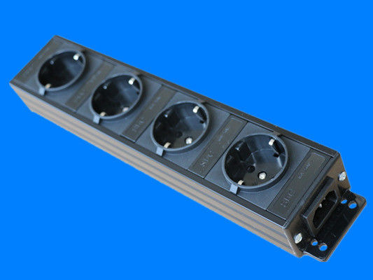 เยอรมัน 4 เต้าเสียบบาร์รางไฟฟ้ายุโรปพร้อมตัวยึดสาย IEC 320