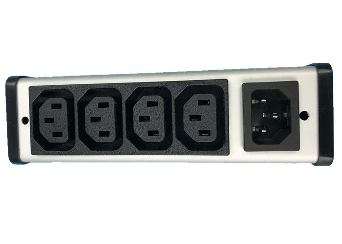 ปลั๊กแบบต่อสายไฟในชุดจ่ายไฟ PDU 4 เต้ารับพร้อมขั้วต่อ IEC Low Profile