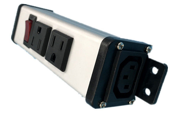 ช่องจ่ายกระแสไฟฟ้า 2 ทางหน่วยจ่ายกระแสไฟ AC PDU สามารถติดตั้งได้สำหรับ Workbench UL ที่ได้รับอนุมัติแล้ว