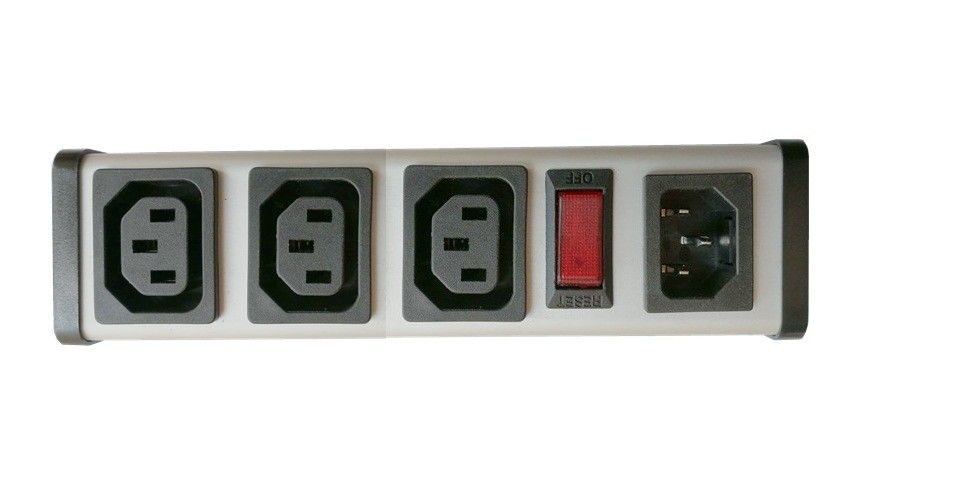 รายการ UL C-UL 3 ช่องเสียบขาออก IEC ในตัว 15A ปลั๊กเอาต์พุตเกินพิกัดปลั๊กไฟ