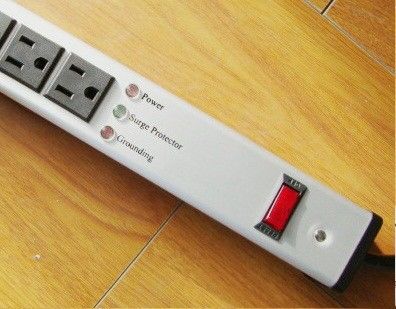 AC 13 แผงป้องกันไฟกระชากด้านนอกปลั๊กไฟพร้อมสายต่อสำหรับคอมพิวเตอร์ / เครื่องมือไฟฟ้า