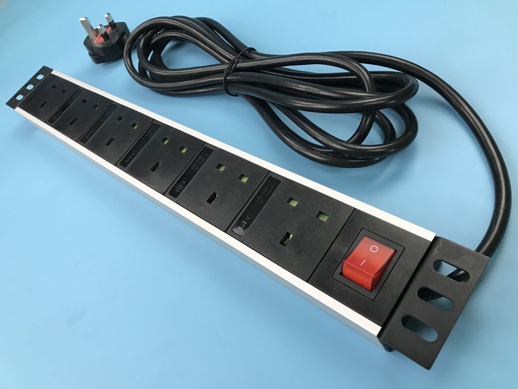 250V 6 UK Jack ปลั๊กไฟหลายช่องพร้อมสายเคเบิล 2 ม. Smart Six British Socket