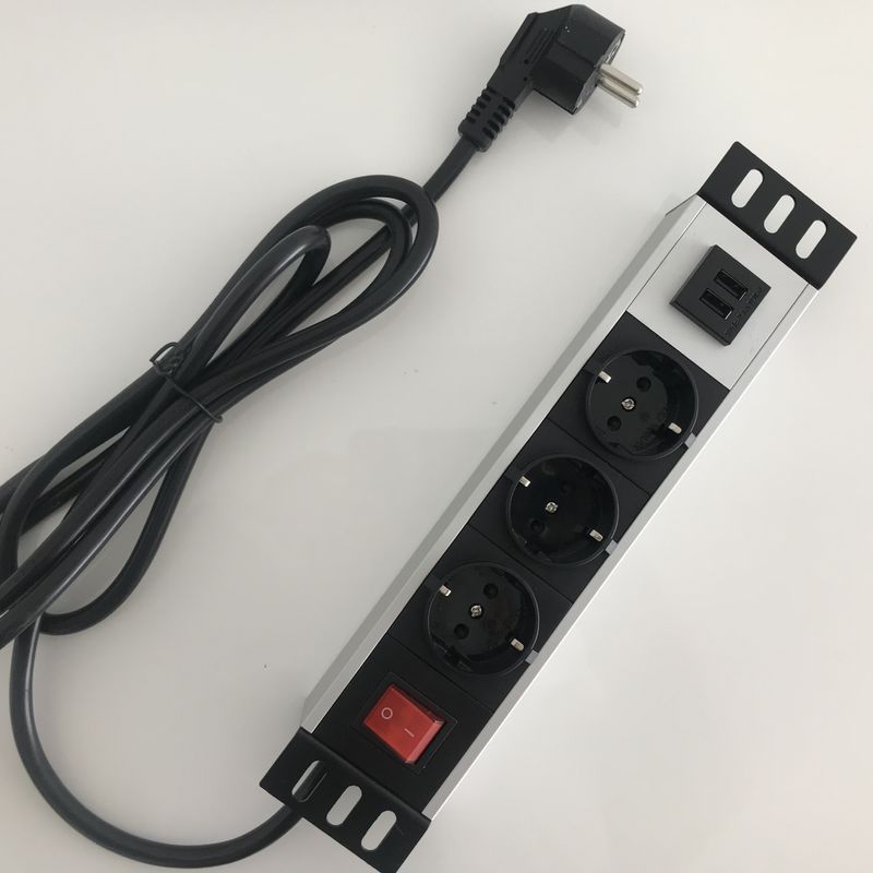 3 Outlet Smart Schuko Power Strip พร้อมพอร์ต USB คู่ 2M สายไฟ Metal Shell