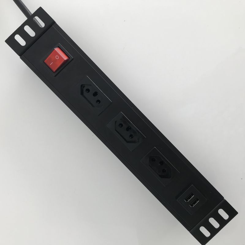 พอร์ต USB แบบดูเพล็กซ์และรางปลั๊กไฟแบบสวิส 3 ช่องพร้อมสายอะลูมิเนียม 2 ม